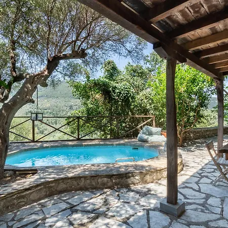 Pavezzo Country Retreat 아파트호텔 4*