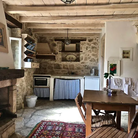 Pavezzo Country Retreat 아파트호텔