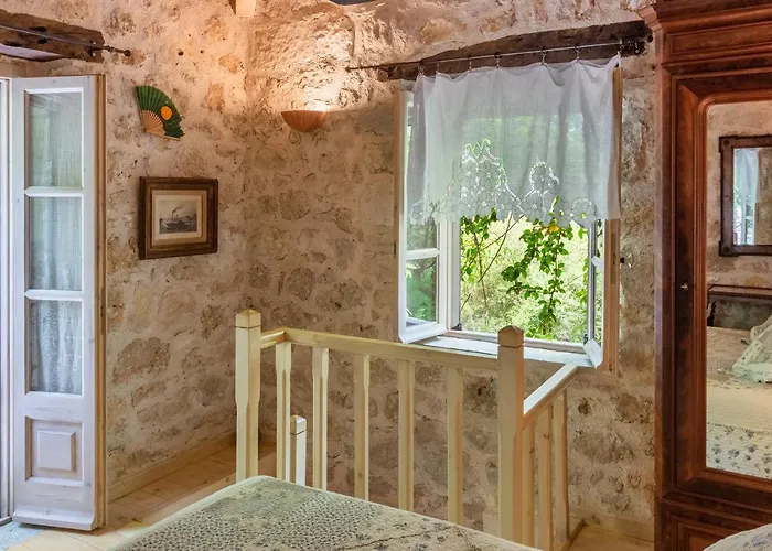 Pavezzo Country Retreat
