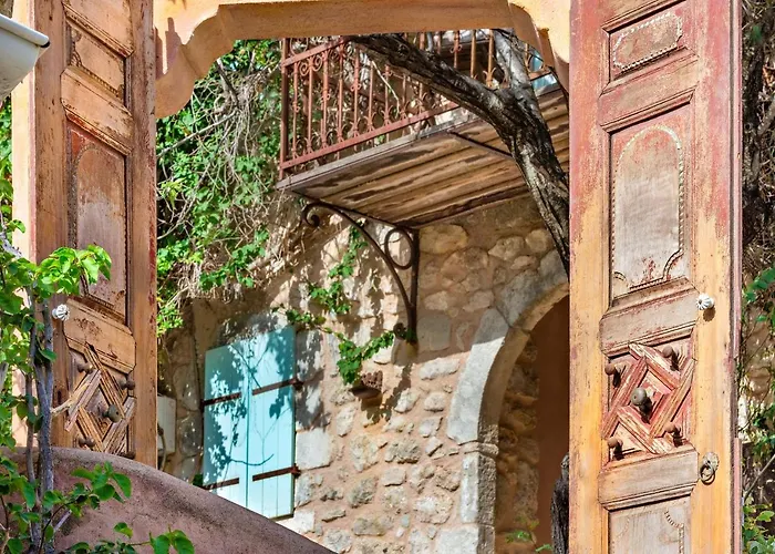 Pavezzo Country Retreat Apartahotel 4*
