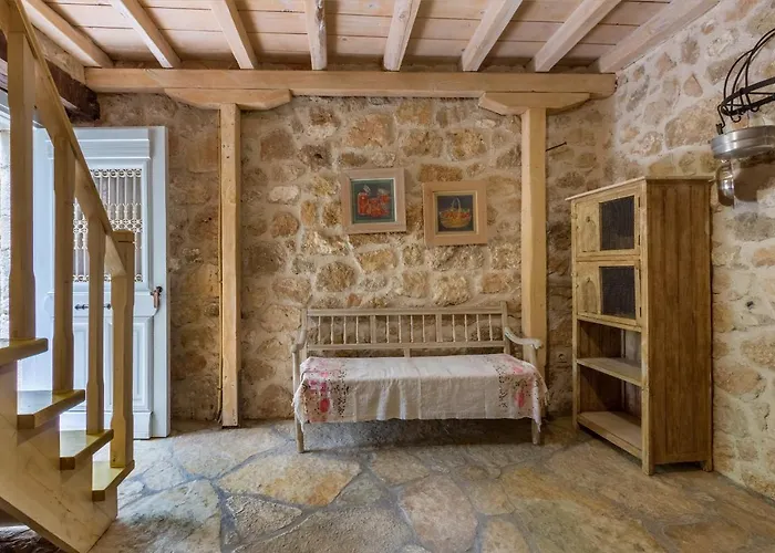 Pavezzo Country Retreat