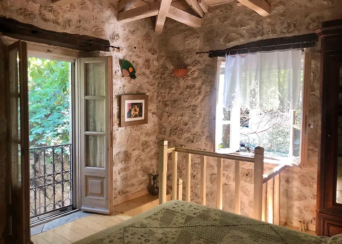 Pavezzo Country Retreat Apartahotel 4*
